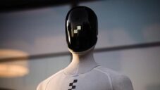 Figure 03 je třetí generace autonomního robota na jednoduché práci v domácnosti