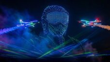 Lumasky použili 2 000 dronů na světelnou show na letecké přehlídce v Saúdské Arábii