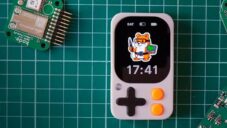 Kode Dot je snadno programovatelný a rozšiřitelný mikrokontrolér s příjemným designem