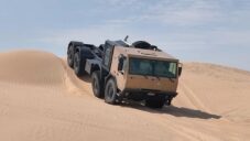 Tatra Force zajela ve třech konfiguracích do pouště a ukazuje balet v na horkém písku