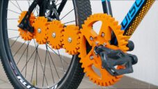 Američan vytvořil jízdní kolo bez klasického řetězu vybavené několika ozubenými koly