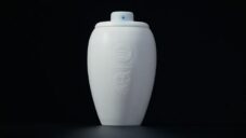 Liquid Death přichází s urnou Spotify urn hrající vámi vybraný playlist i po smrti