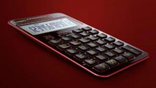Casio představilo limitovanou ručně lakovanou edici kalkulaček S100X