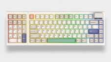 Epomaker RT98 je lehce přizpůsobitelná klávesnice s miniaturní retro obrazovkou