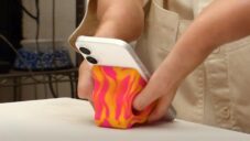 Bailey Hikawa vyrábí 3Dtištěné ergonomické úchyty pro telefony iPhone