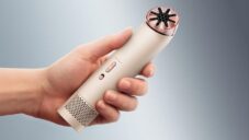 Dyson vyvinul malý a výkonný mobilní větrák HushJet Mini Cool