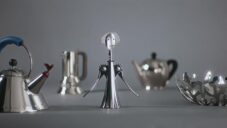 Alessi nechalo nahlédnout do své továrny Dream Factory vyrábějící ikonický italský design