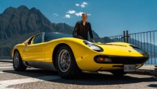 Astronaut Paolo Nespoli ukazuje své legendární Lamborghini Miura SV